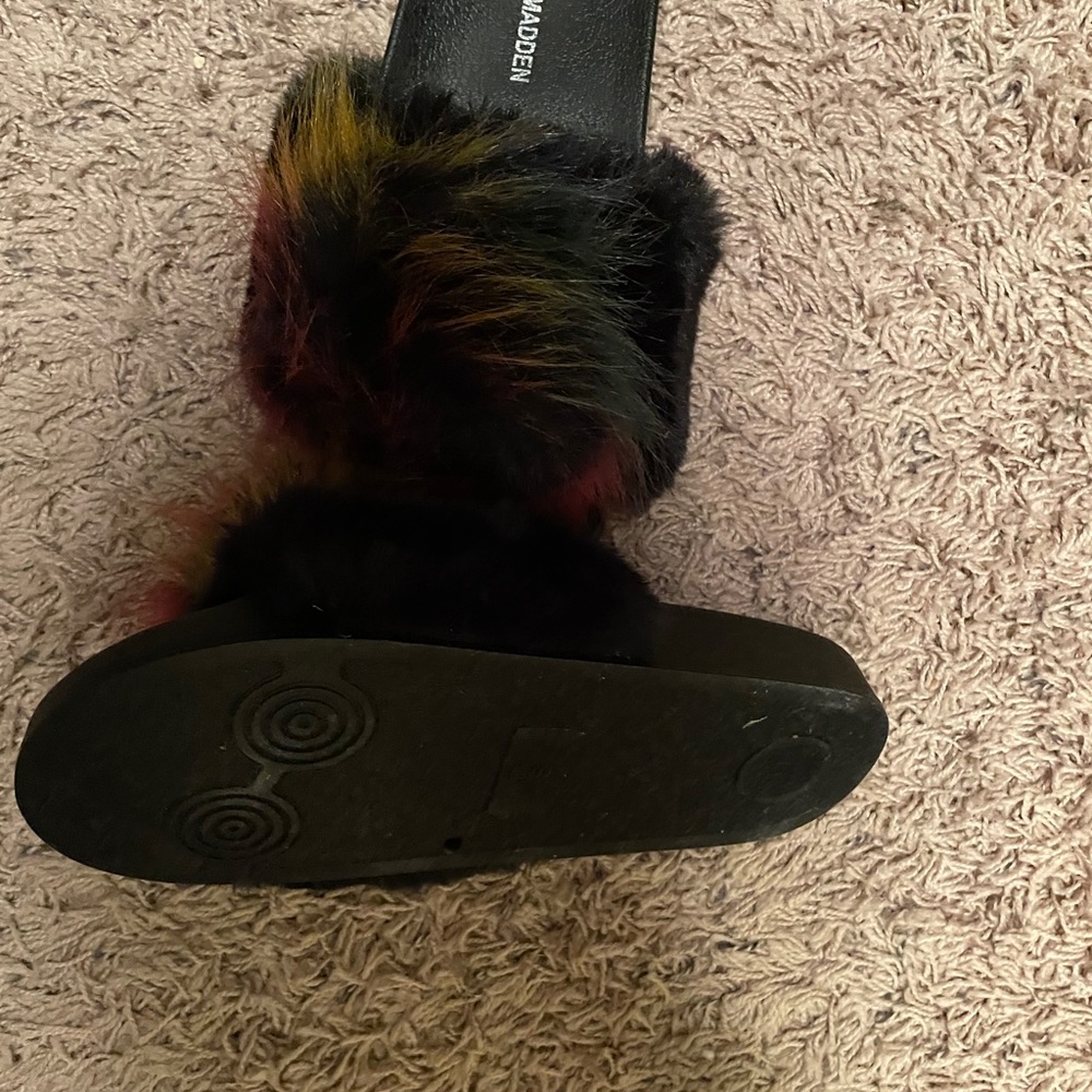 Slippers - Picture 3 of 3